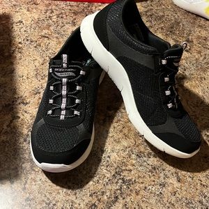 Skechers arch fit size 7